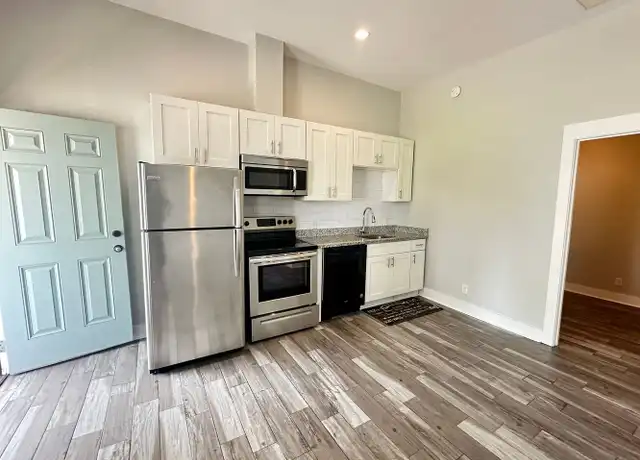 Property at 7 Pearl St, Savannah, GA, 31405, 1 bed, 1 bath, [object Object]