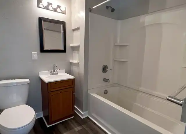 Property at 196 N Brooke St Unit 196 Brooke Rear Appt, Fond du Lac, WI, 54935, 1 bed, 1 bath, [object Object]