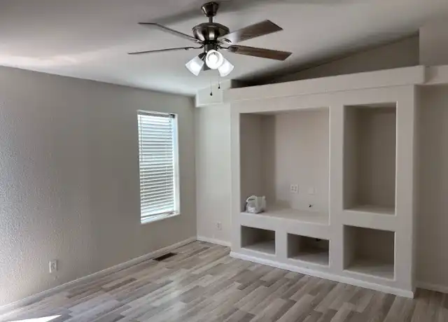 Property at 6135 Bryce Canyon Ave, Las Vegas, NV, 89156, 2 beds, 1 bath, [object Object]