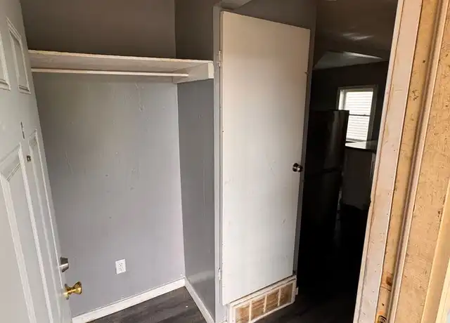 Property at 310 W Lexington Ave, Elkhart, IN, 46516, 1 bed, 1 bath, [object Object]