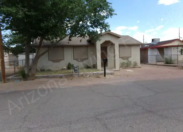 Property at 2206 Crozier Ave, Kingman, AZ, 86401, 2 beds, 1 bath, [object Object]