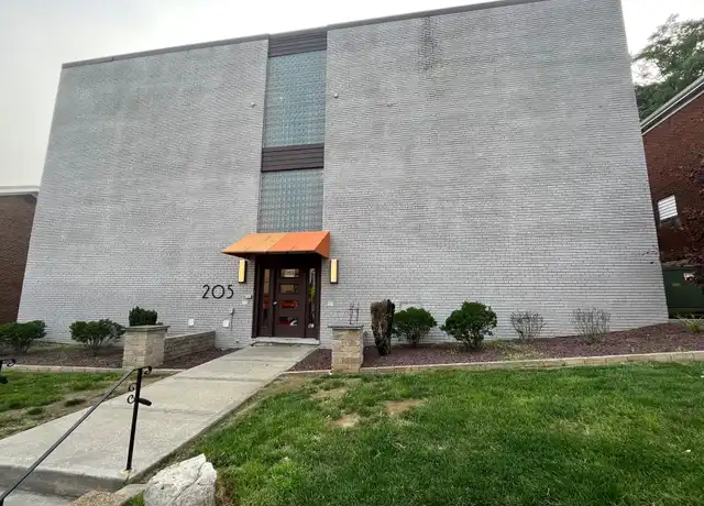 Property at 205 Robinson St, Pittsburgh, PA, 15213, 1 bed, 1 bath, [object Object]