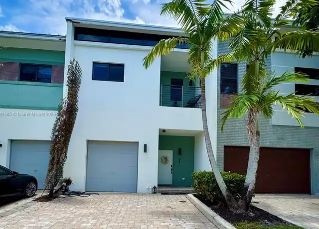 Property at 891 NW 45th Ter, Plantation, FL, 33317, 3 beds, 2.5 baths, [object Object]