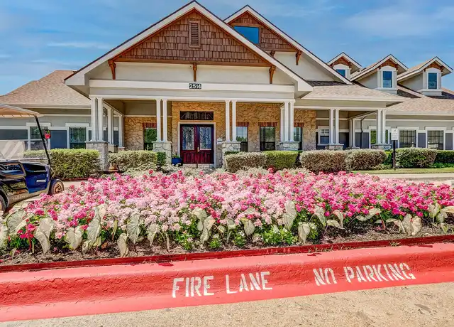 Property at The Oaks at Hampton - 2514 Perryton Dr, Dallas, TX, 75224, 1-2 bed, 1-2 bath, [object Object]