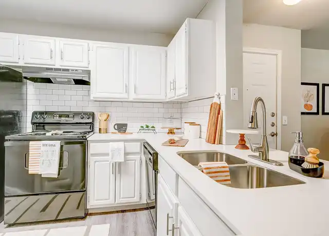 Property at The Oaks at Hampton - 2514 Perryton Dr, Dallas, TX, 75224, 1-2 bed, 1 bath, [object Object]