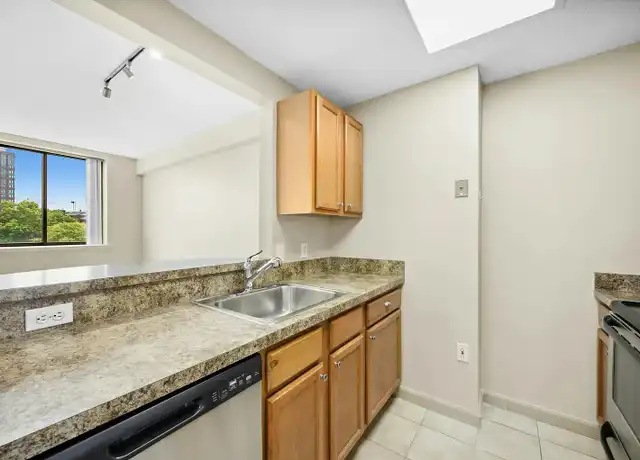 Property at 169 Monsignor O'Brien Hwy, Cambridge, MA, 02141, 1 bed, 1 bath, [object Object]