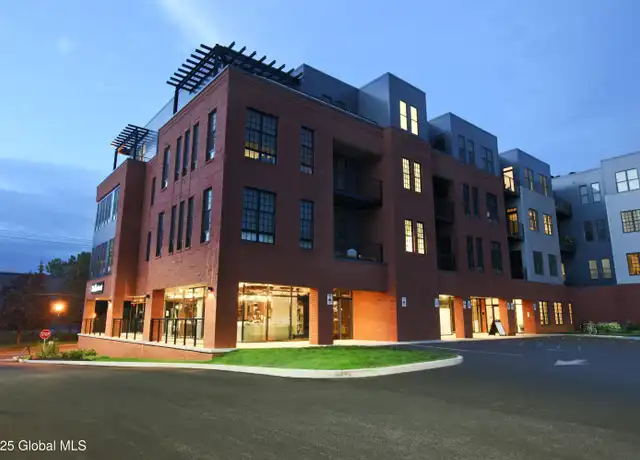 Property at 130 Excelsior Ave, Saratoga Springs, NY, 12866, 1 bed, 1 bath, [object Object]