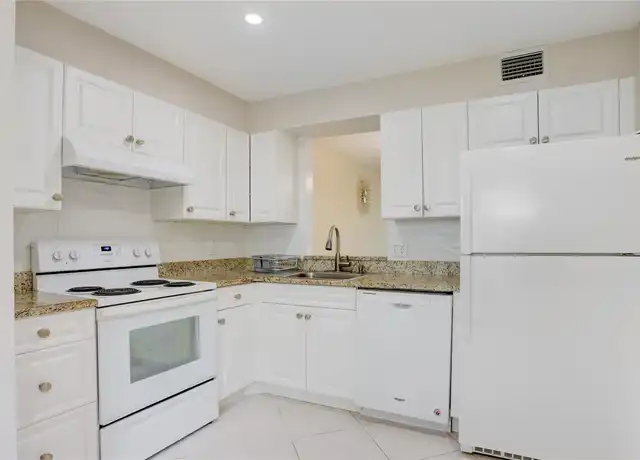 Property at 24 Abbey Ln #202, Delray Beach, FL, 33446, 2 beds, 2 baths, [object Object]