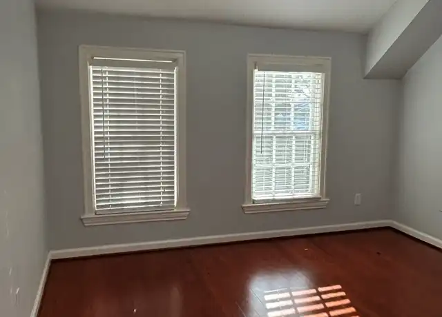 Property at 2 Bayvilla St, Baytown, TX, 77520, 1 bed, 1 bath, [object Object]