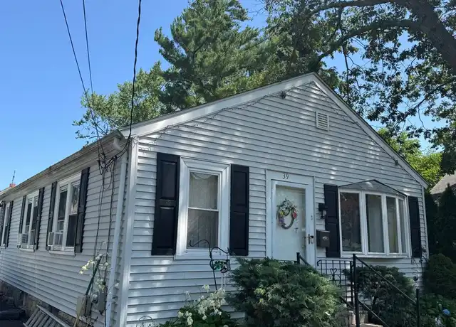 Property at 39 Dryden Blvd, Warwick, RI, 02888, 3 beds, 2 baths, [object Object]