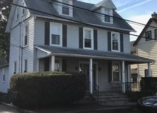 Property at 32 Central Ave Unit B, Berwyn, PA, 19312, 3 beds, 1 bath, [object Object]