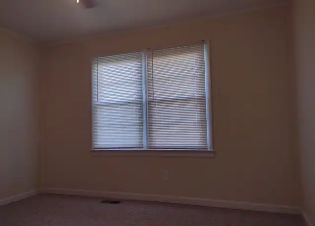 Property at 1740 Bonham Rd Unit 1740-102, Bristol, VA, 24202, 2 beds, 1 bath, [object Object]