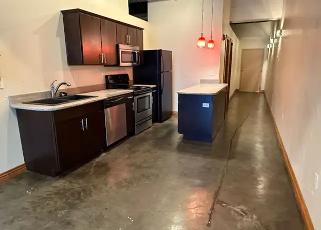 Property at 213 W Olive St Unit 212, Springfield, MO, 65806, 1 bed, 1 bath, [object Object]