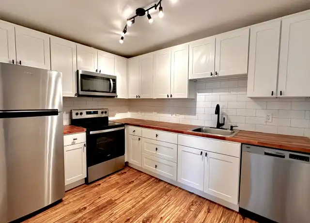 Property at 1109 S 8th St Unit 10, Tacoma, WA, 98405, 1 bed, 1 bath, [object Object]