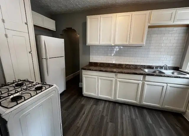 Property at 633 Brown St, Akron, OH, 44311, 2 beds, 1 bath, [object Object]