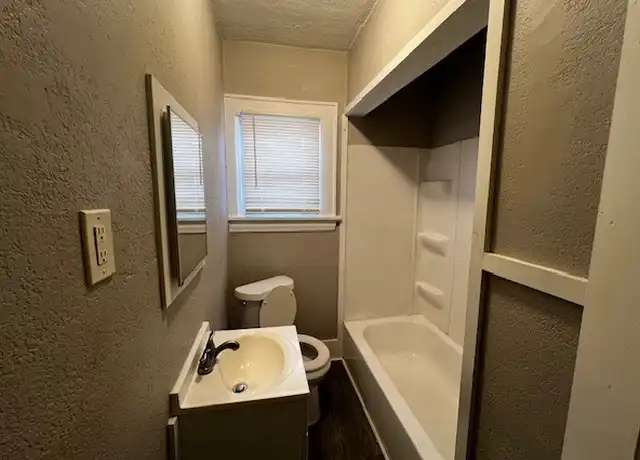 Property at 633 Brown St, Akron, OH, 44311, 2 beds, 1 bath, [object Object]