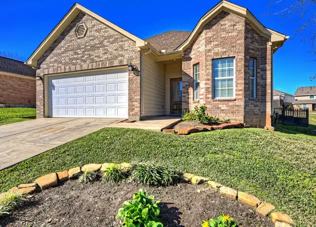 Property at 108 Cove Cir, Montgomery, TX, 77356, 3 beds, 2 baths, [object Object]