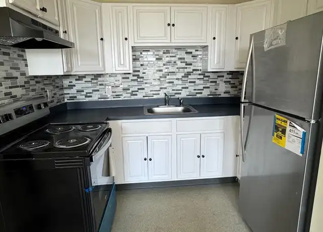 Property at 1053 Main St Unit 5, Bridgeport, CT, 06604, 2 beds, 1.5 baths, [object Object]