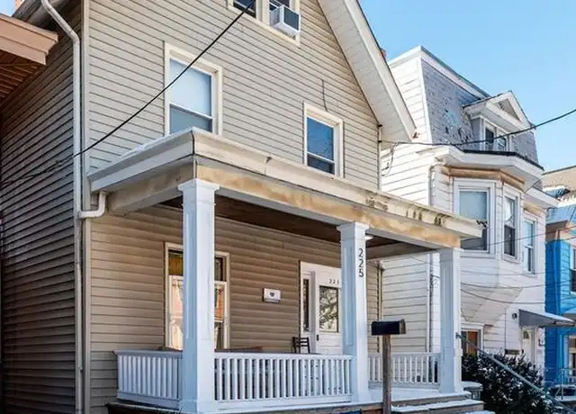 Property at 225 Atkinson St, Cincinnati, OH, 45219, 6 beds, 2 baths, [object Object]