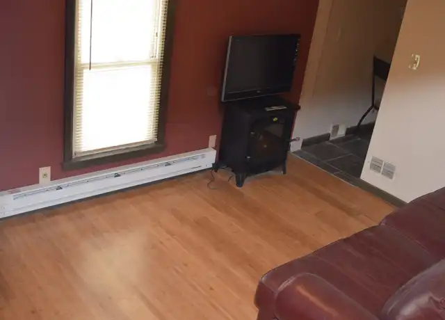 Property at 100 Walnut St Unit 2R, Binghamton, NY, 13905, 1 bed, 1 bath, [object Object]