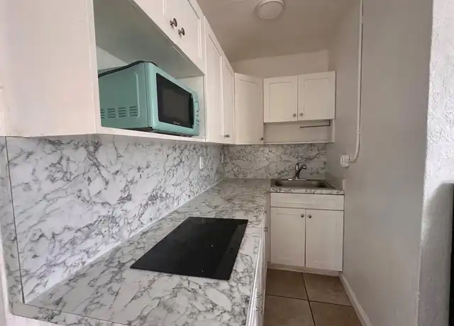 Property at 728 SW 6th St Unit B, Dania Beach, FL, 33004, 2 beds, 1 bath, [object Object]