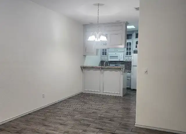 Property at 607 Buena Vista Dr Unit 4, Weslaco, TX, 78596, 2 beds, 2 baths, [object Object]
