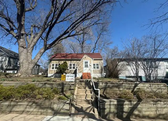 Property at 706 S Lake Ave, Sioux Falls, SD, 57104, 2 beds, 1 bath, [object Object]