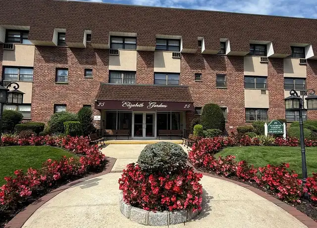 Property at 25 Elizabeth St Apt 2H, Farmingdale, NY, 11735, 1 bed, 1 bath, [object Object]