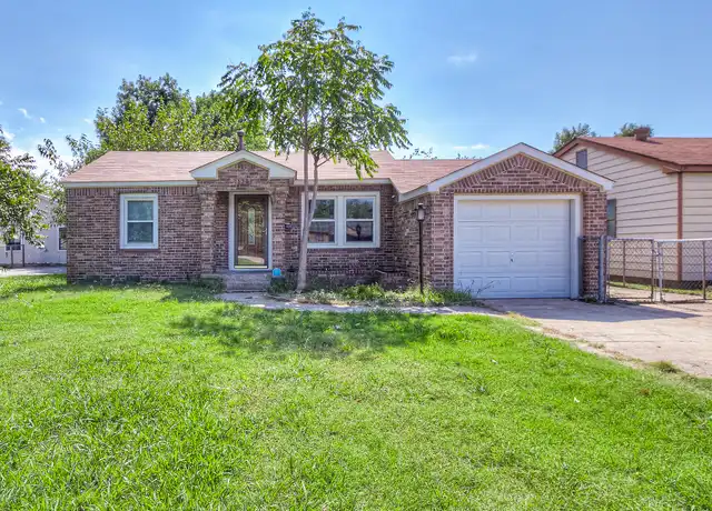Property at 530 W Main St, Moore, OK, 73160, 4 beds, 2 baths, [object Object]