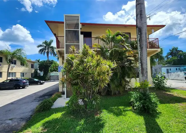 Property at 513 S Ocean Dr Unit A, Hollywood, FL, 33019, 1 bed, 1 bath, [object Object]