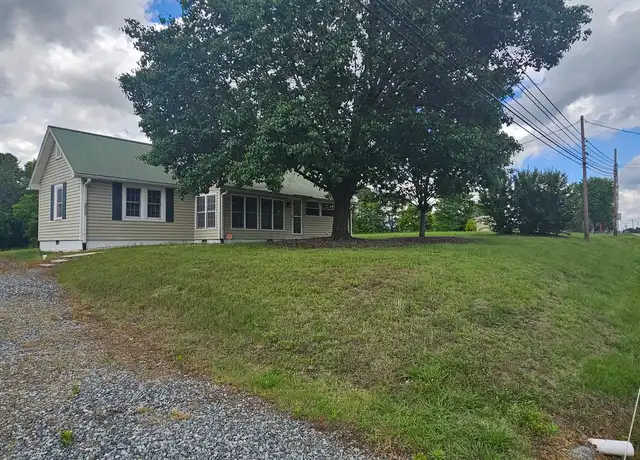 Property at 3259 Old Greensboro Rd, Thomasville, NC, 27360, 2 beds, 1 bath, [object Object]