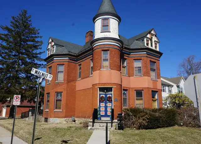 Property at 200 E Walnut St Unit 4, Hanover, PA, 17331, 2 beds, 2 baths, [object Object]