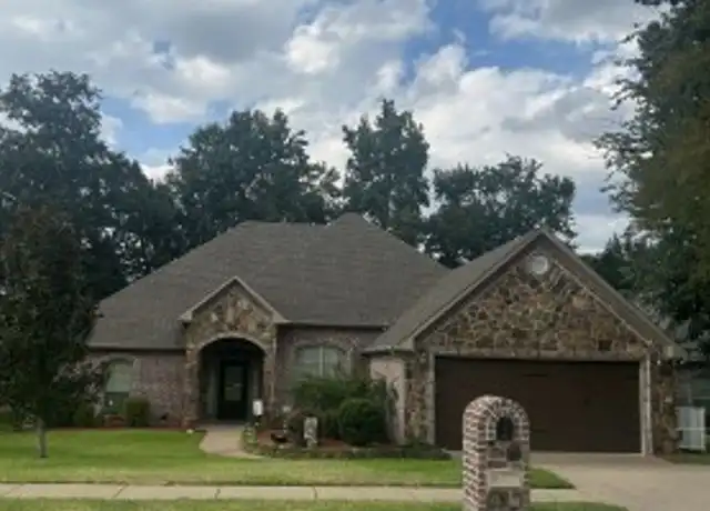 Property at 617 Huntwick Ln, Tyler, TX, 75703, 4 beds, 2 baths, [object Object]