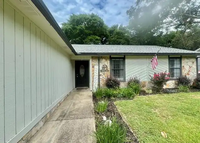 Property at 510 Oak Ave, Niceville, FL, 32578, 3 beds, 2 baths, [object Object]