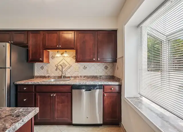 Property at Colonial Court Apartments - 4532 N Wilson Dr, Milwaukee, WI, 53211, 2 beds, 1 bath, [object Object]