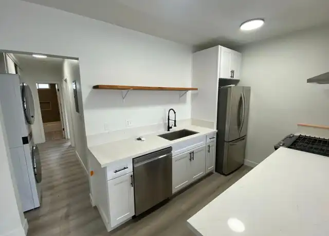 Property at 160 N Holliston Ave Unit 6, Pasadena, CA, 91106, 2 beds, 1 bath, [object Object]