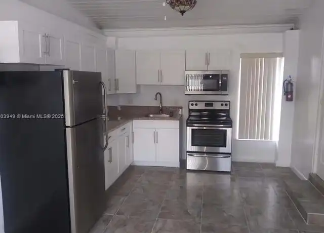 Property at 17 NE 2nd Rd Unit A, Homestead, FL, 33030, 2 beds, 1 bath, [object Object]