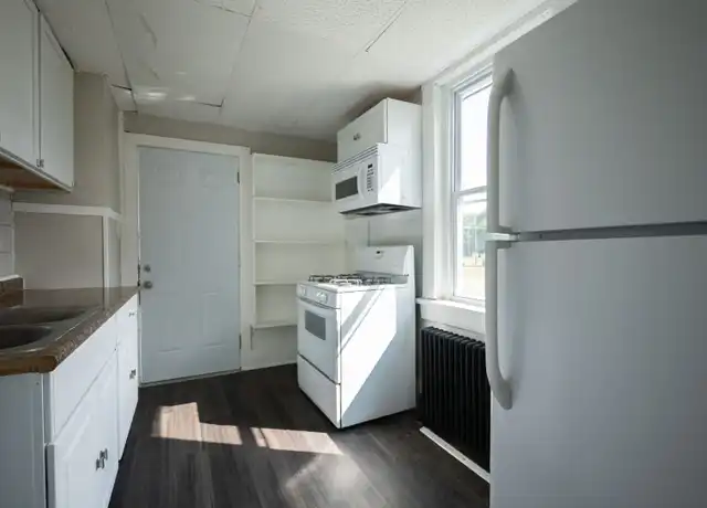 Property at 1009 12th St NW Unit 3, Canton, OH, 44703, 1 bed, 1 bath, [object Object]