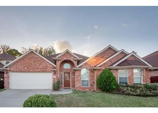 Property at 3615 Sadge Ln, Irving, TX, 75062, 4 beds, 2 baths, [object Object]