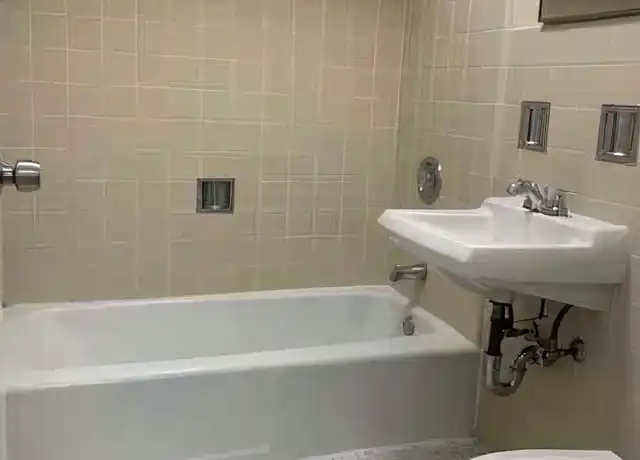 Property at 390 Executive Dr Unit 205, Carol Stream, IL, 60188, 1 bed, 1 bath, [object Object]