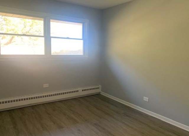 Photo of 390 Executive Dr Unit 205, Carol Stream, IL 60188