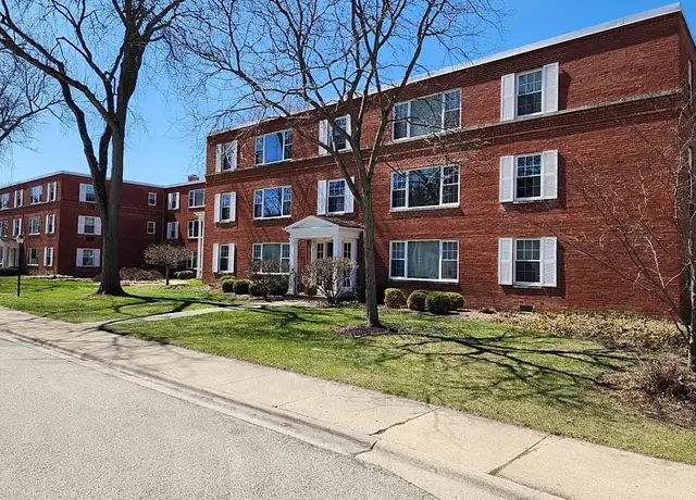 Photo of 433 Ela St, Barrington, IL 60010