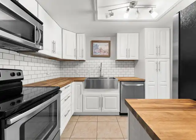 Property at 1420 Lake Mango Way, West Palm Beach, FL, 33406, 2 beds, 2.5 baths, [object Object]