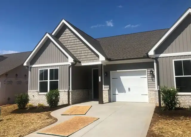Property at 423 Toronto Ln, Knoxville, TN, 37918, 2 beds, 2 baths, [object Object]