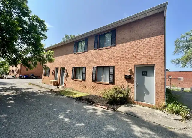 Property at 106 Lee Ave NE Unit 8, Roanoke, VA, 24012, 2 beds, 1.5 baths, [object Object]