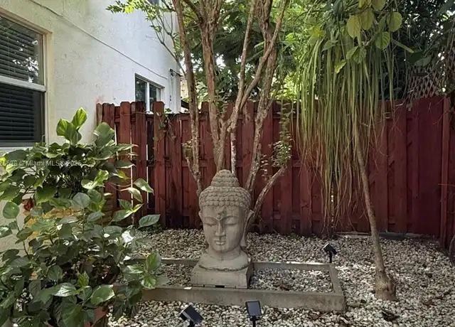 Property at 530 NE 15th Ct #6, Fort Lauderdale, FL, 33304, 2 beds, 1 bath, [object Object]