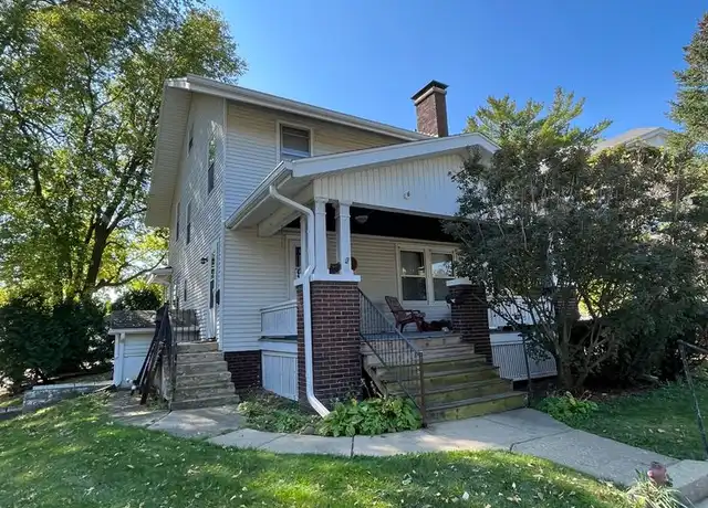 Property at 307 Phoenix Ave Unit 307 1/2 Phoenix, Bloomington, IL, 61701, 3 beds, 1 bath, [object Object]
