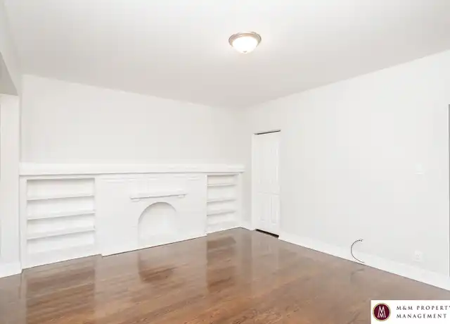 Property at 300 Madison St Unit 433-2, Oak Park, IL, 60302, 2 beds, 1 bath, [object Object]