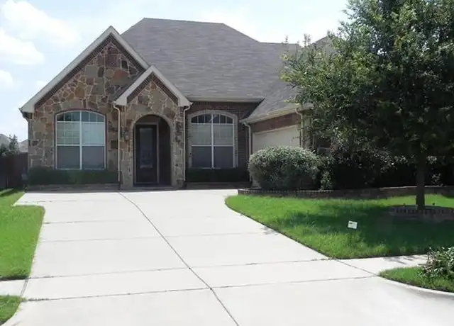 Property at 2351 Collin Dr, Grand Prairie, TX, 75052, 5 beds, 3.5 baths, [object Object]