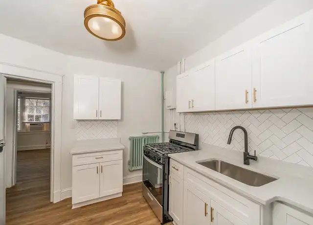 Property at 320 Dinwiddie St, Portsmouth, VA, 23704, 1 bed, 1 bath, [object Object]